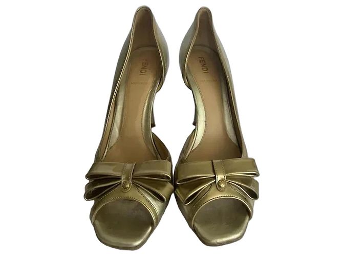 Fendi gold leather pumps with bow Golden
