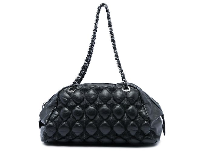Borsa Bowling Chanel in pelle d'agnello matelassé bubble nera Nero