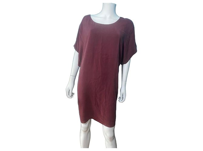 Vestido corto de seda burdeos Ikks