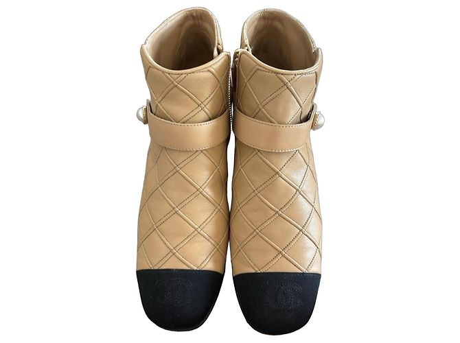 Botines de piel Chanel Beige Negro 39