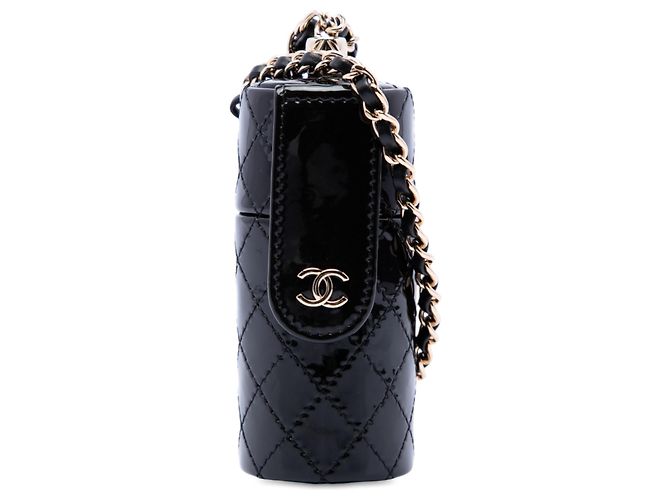 Estojo de Batom Chanel Black CC Quilted Patent Preto