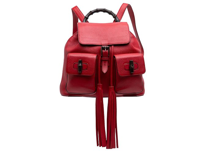 Bamboo Mochila Gucci em couro de bezerro vermelho com tassel de bambu e cordão de ajuste