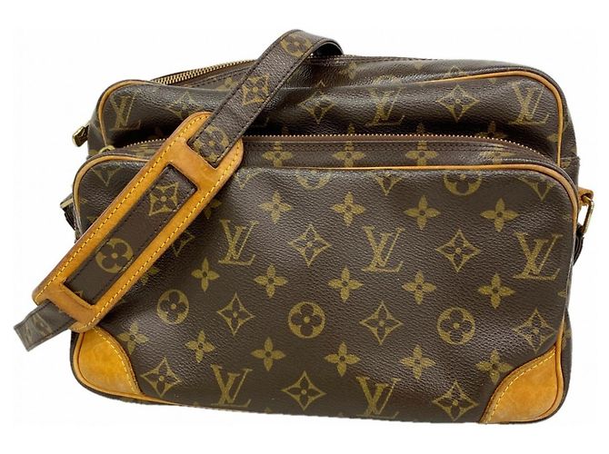 Bolsa de Ombro Nile Monogram Louis Vuitton Marrom