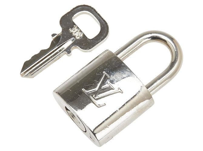 Set Chiave e Lucchetto Louis Vuitton Accessorio in Metallo Argento Metallico