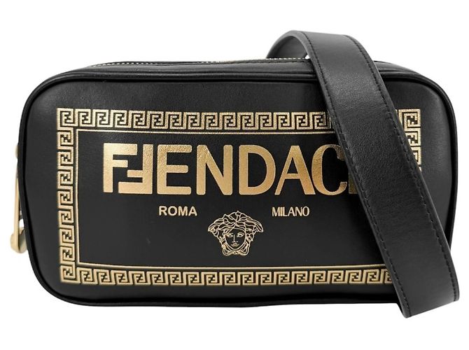 Bolsa de ombro Versace Medusa em couro preto e dourado
