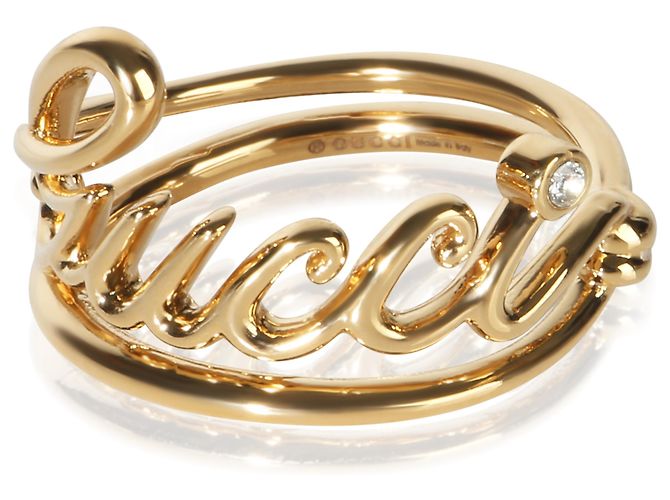 Anello Script placcato oro Gucci