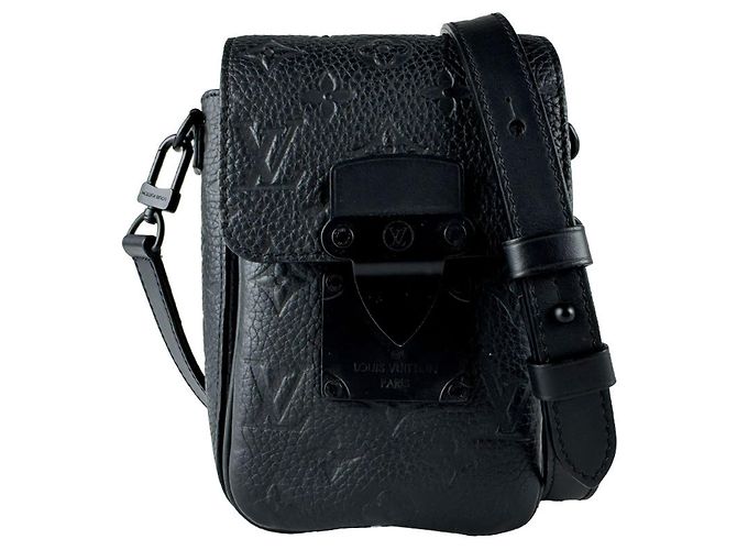 Sac à épaule Louis Vuitton en cuir noir