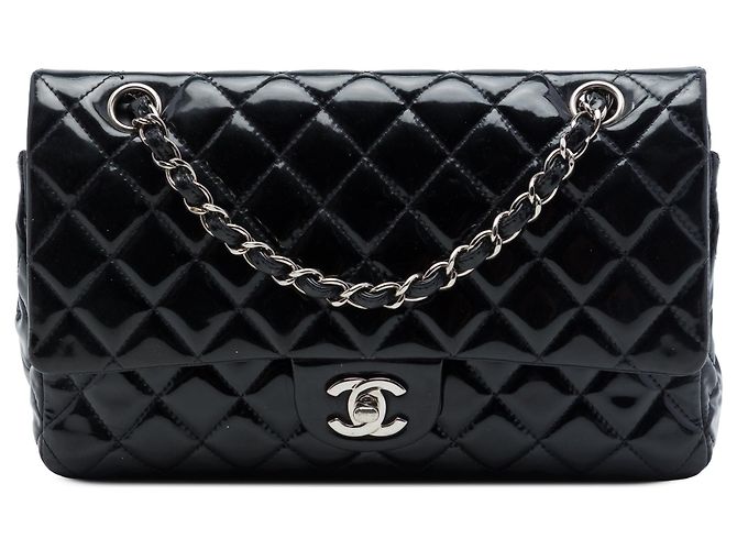 Borsa a tracolla Chanel Medium Classic Double Flap in vernice nera Nero