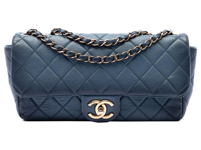 Bolsa de ombro Chanel CC em couro de bezerro acolchoado azul ombre