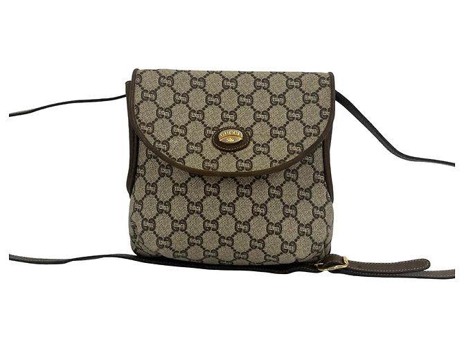 Bolsa de ombro Gucci em couro marrom
