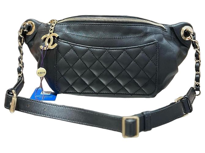 Chanel Bolsa de Cintura em Couro Acolchoado Preto