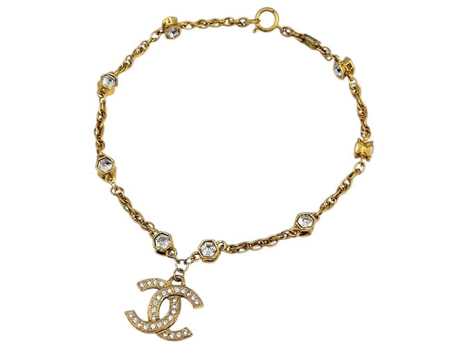 Collar Chanel chapado en oro con strass Dorado