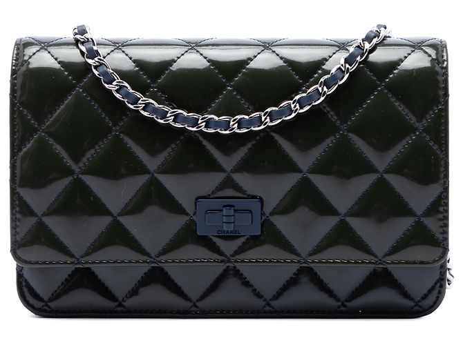 Wallet On Chain Chanel Cartera con Cadena Reissue 2.55 de charol acolchado verde