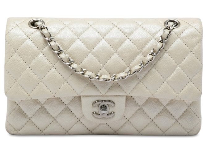Chanel White Medium Classic Iridescent Caviar Double Flap Branco Cru