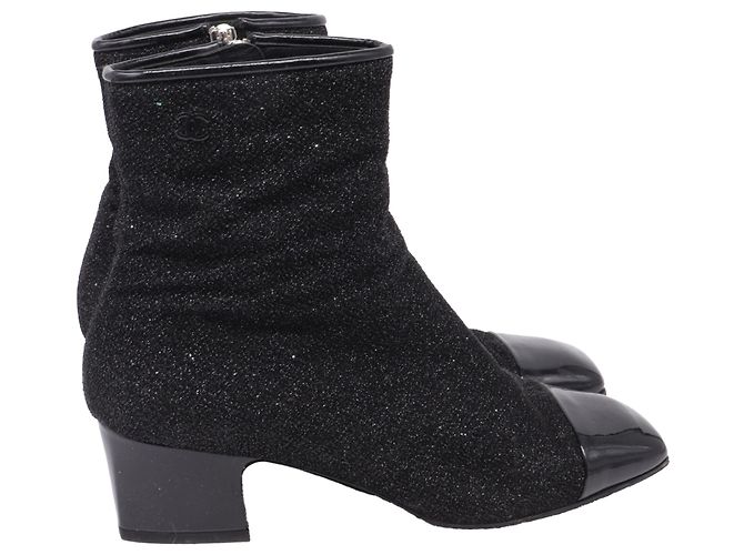 2.55 Botines de punta cuadrada Chanel en glitter negro
