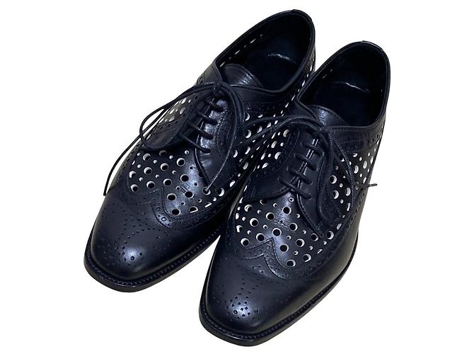 Chaussures Oxford en cuir perforé Manolo Blahnik