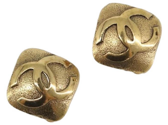 CHANEL Earring metal Gold CC Auth 199734V Golden
