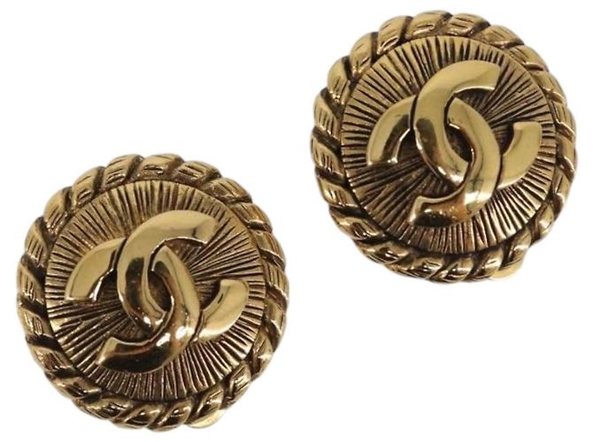 Orecchini CHANEL metallo Gold Tone CC Auth 199736V