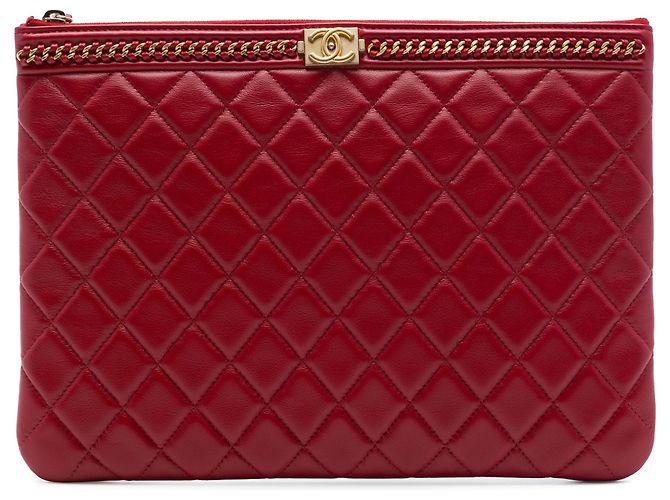 Chanel Boy O Case Medium Clutch aus gestepptem Lammleder in Rot mit Kette