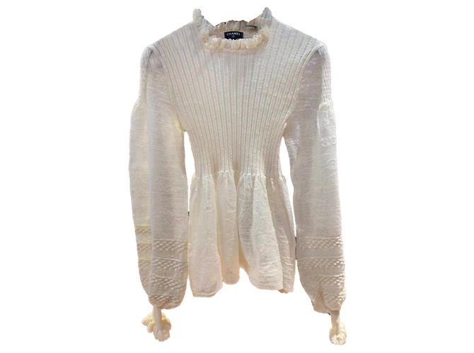 Chanel Strickwaren Beige