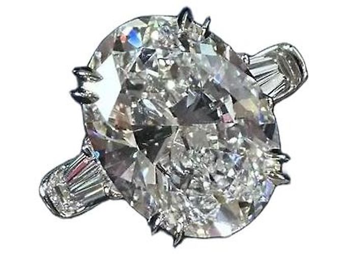 Anel Harry Winston de platina e diamantes 5.05 ct Multicor