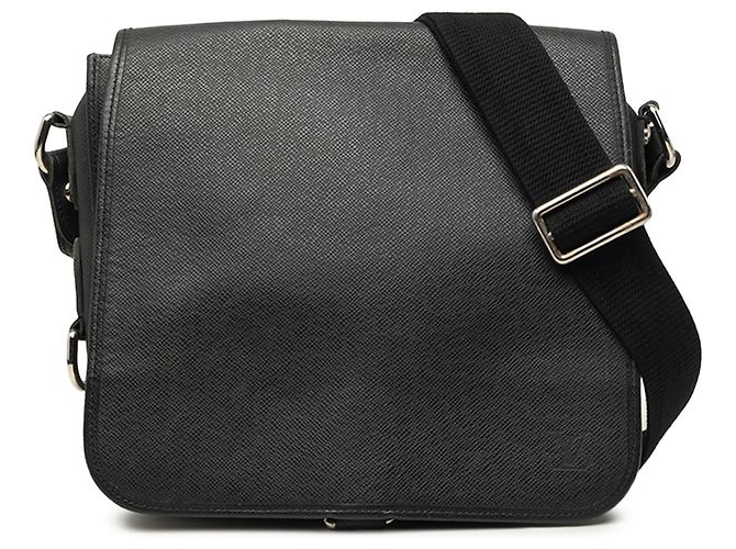 Louis Vuitton Black Taiga Andrei Noir