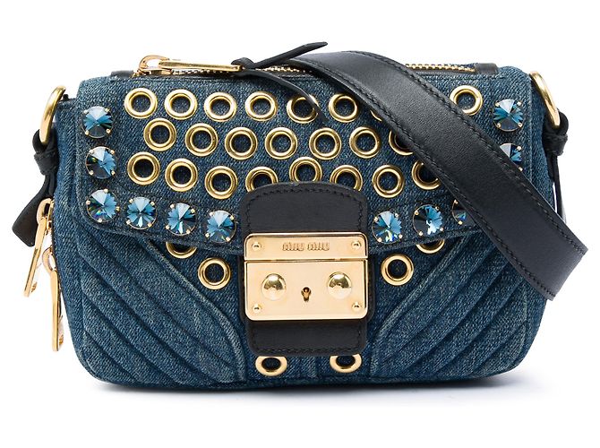 Borsa crossbody biker Miu Miu in denim blu con occhielli e cristalli