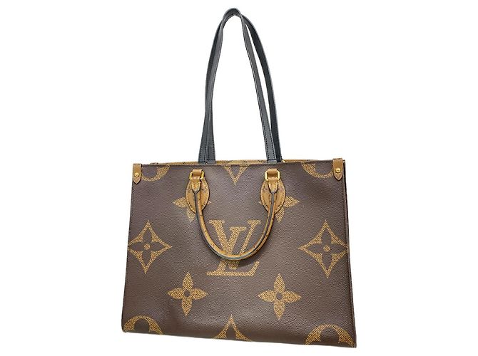 Saco Tote Louis Vuitton Monogram Giant Reverse OnTheGo MM Marrom