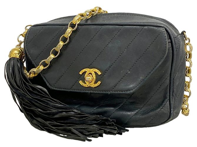Borsa a tracolla Chanel in pelle d'agnello nera Nero