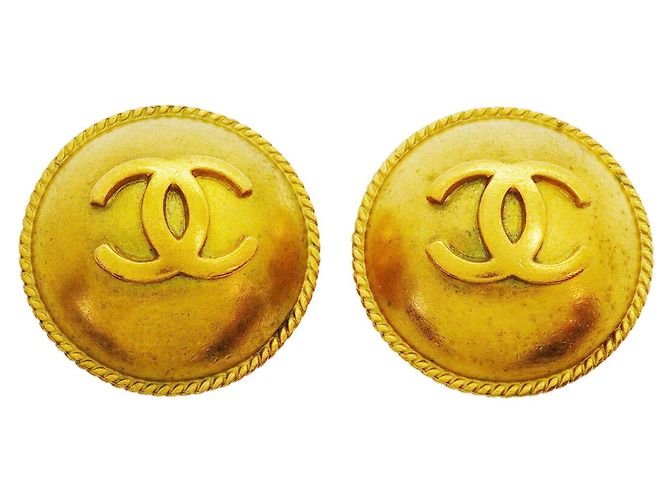 Brincos de pressão Chanel com círculo logo Coco Dourado