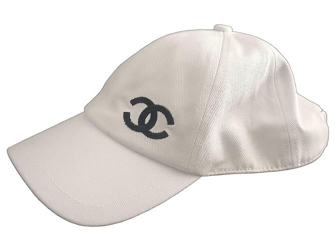 Boné Chanel em algodão branco