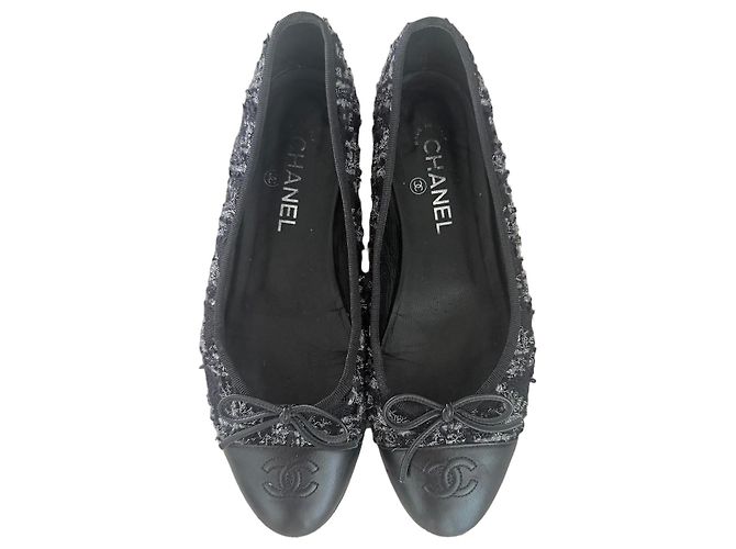 Sapatilhas Chanel em Tweed Preto Branco