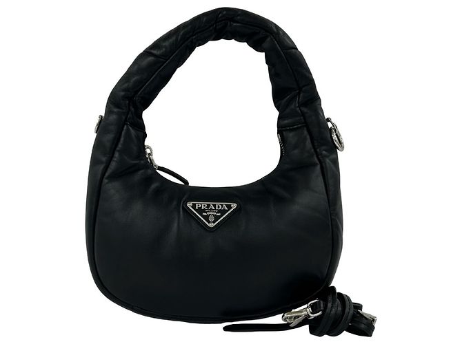 Bolsa Prada em couro Nappa acolchoado com logo Triangle Preto