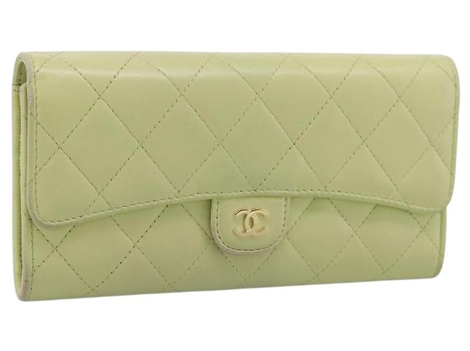 Portafoglio lungo CHANEL Matelasse in pelle d'agnello verde e oro CC Auth 197728 D'oro