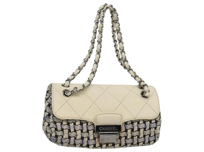 CHANEL Bolso de hombro con cadena de tweed azul CC