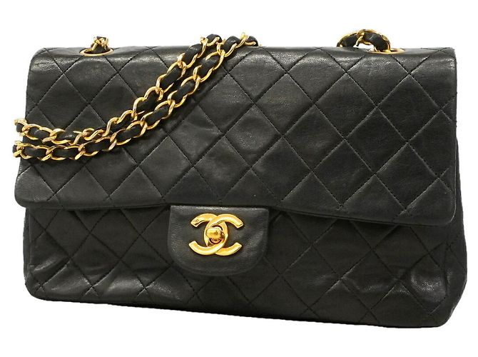 Bolsa de Ombro Chanel Matelassé Preto