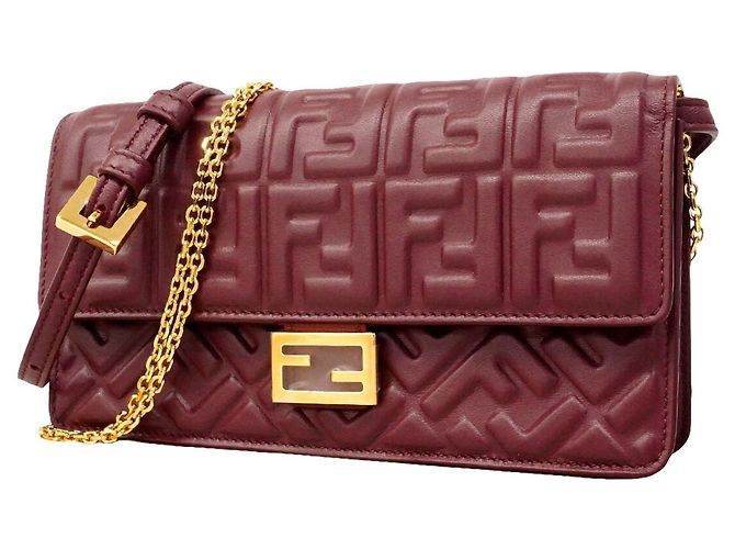 Borsa a tracolla Fendi in pelle Bordeaux Bordò
