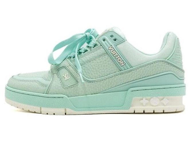 Louis Vuitton Trainer-Sneaker aus Leder in Pastellgrün