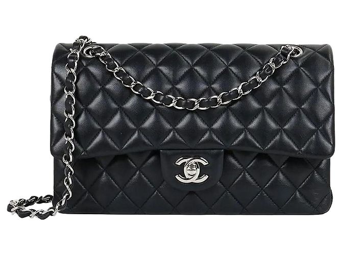 Chanel Bolsa Classic Medium Pele de Cordeiro Preta Preto