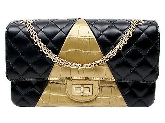 Chanel Bolsa de Ombro com Corrente e Aba em Dois Tons Black Gold Multicor