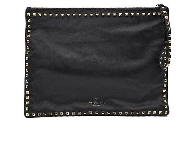 Clutch Rockstud Valentino de piel negra Negro