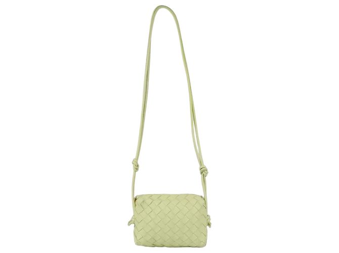 Borsa a tracolla Mini Loop Camera in pelle Intrecciato Lime Bottega Veneta Verde