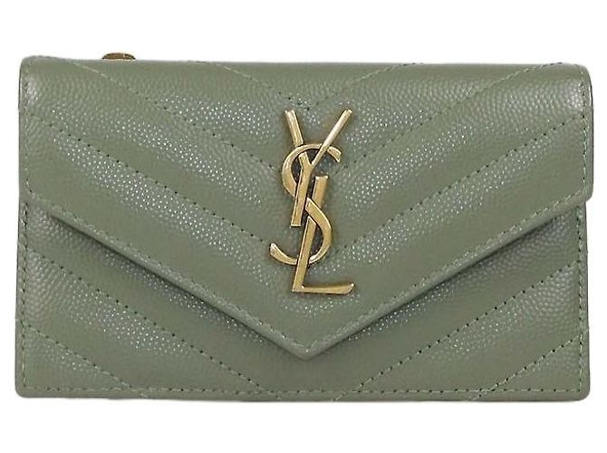 Tarjetero con solapa Cassandre Fragment de piel acolchada verde Saint Laurent