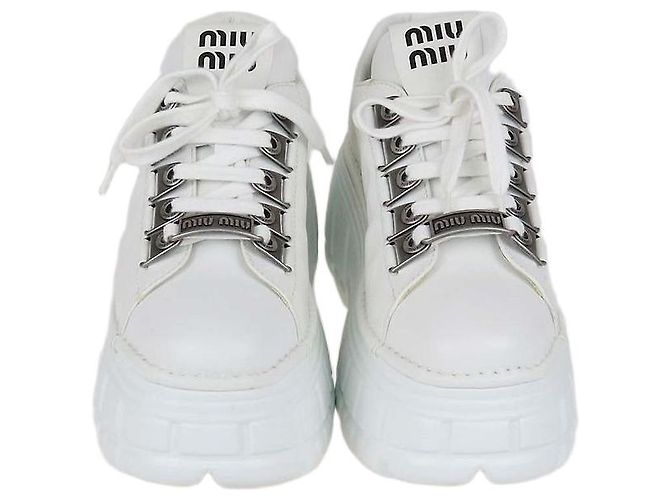 Sneakers basse con platform in pelle bianca Miu Miu Bianco