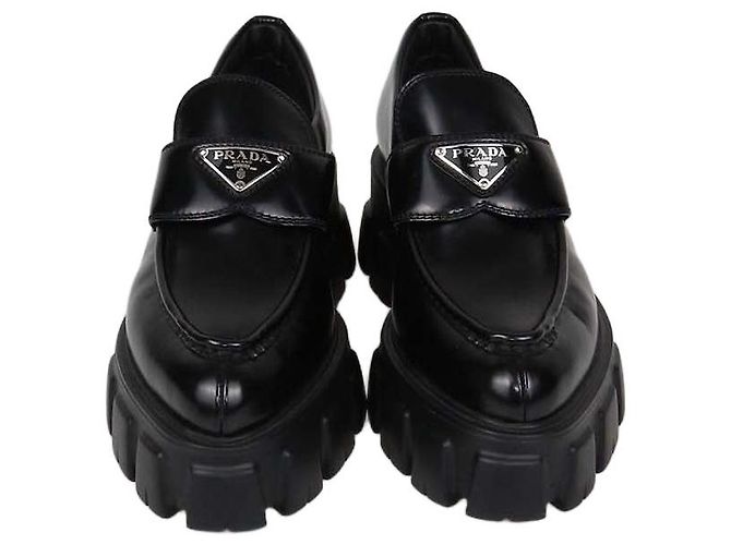 Mocassini platform Monolith Prada in pelle spazzolata nera Nero