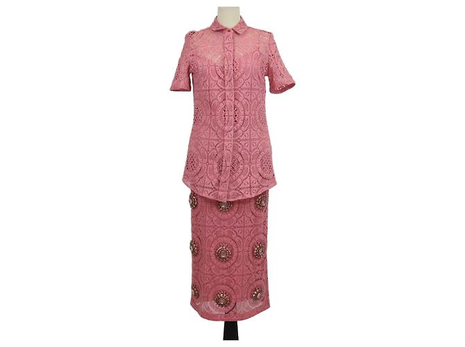 Conjunto Burberry Camisa de Renda de Algodão Rosa e Saia Midi com Ornamentos de Cristal
