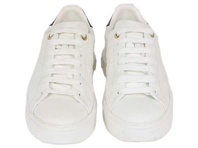 Sneakers Time Out in pelle Monogram embossed bianca Louis Vuitton Bianco