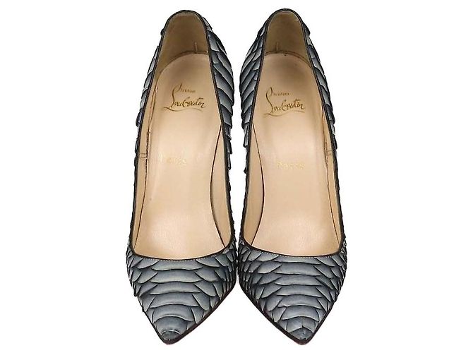 Christian Louboutin So Kate Pumps mit spitzer Kappe aus grauem Python-geprägtem Leder Schwarz Weiß
