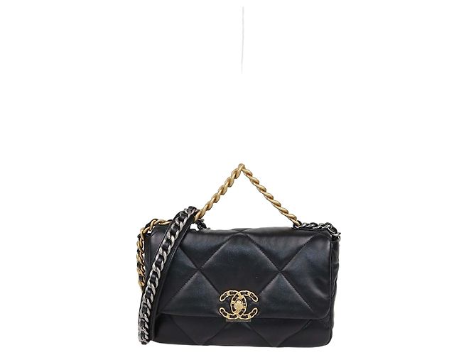 Chanel 19 Bolsa de aba Chanel Small 19 em couro matelassé preto