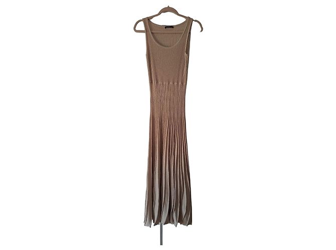 Autre Marque Marks & Spencer Limited Edition Rippstrick-Midikleid Beige